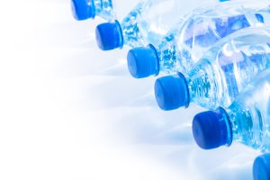 Jak wybrać producenta butelek pet