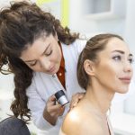 Jak wygląda badanie dermatoskopowe
