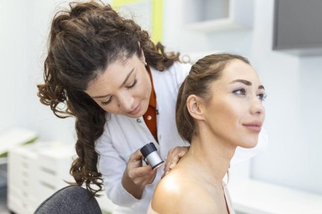 Jak wygląda badanie dermatoskopowe